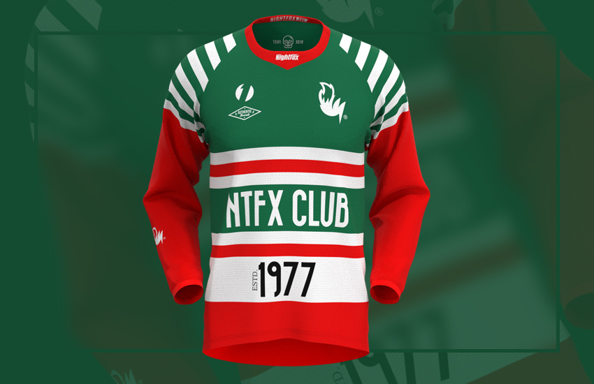 Retro vintage design on Raceforce jersey, inspired by 70s Italian bike races, featuring green, red, and white colors.