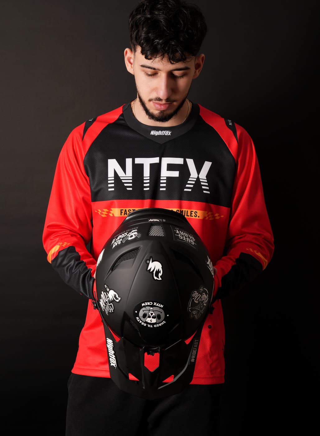 Personalized MTB Jerseys for Racing Teams – Slim and Loose Fit Options Custom MTB team jerseys in slim fit and loose fit for pro-level comfort.